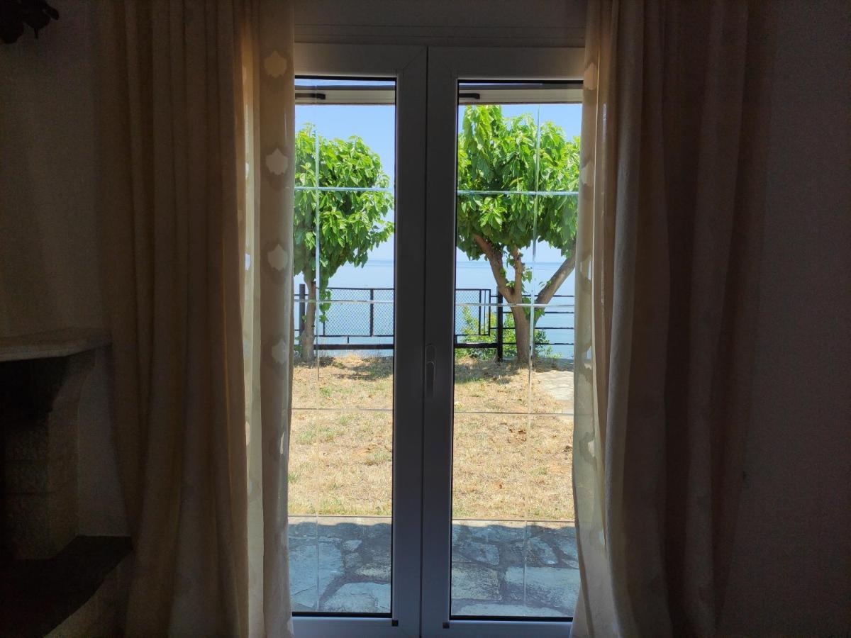 마크리기알로스 White Clam Vintage House With Sea View & Garden 빌라 외부 사진